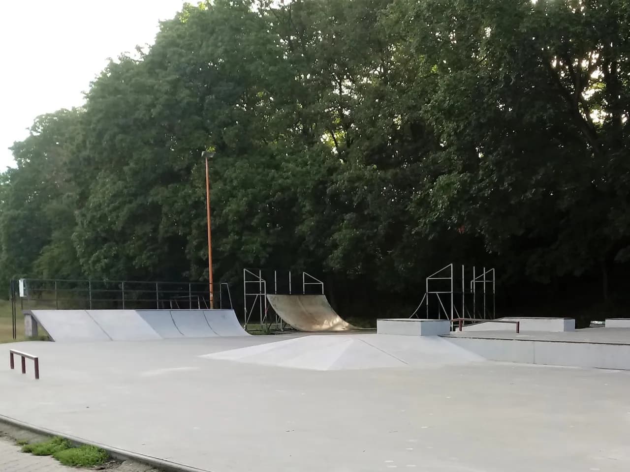 Skatepark Stargard: Gdzie go znaleźć i co warto wiedzieć?