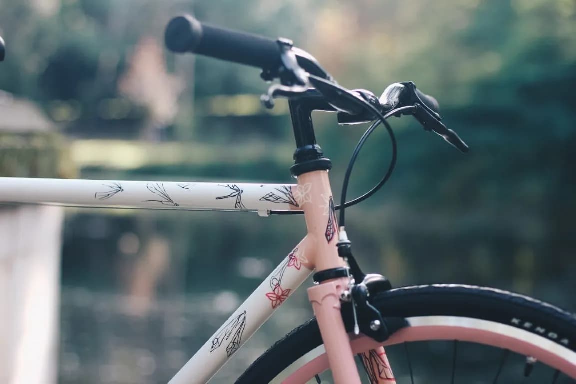 Czym pomalować rower, aby efekt był trwały i profesjonalny? Porady i najlepsze farby