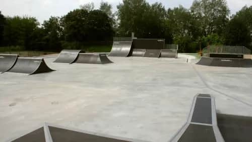 Skatepark Poznań - Odkryj najlepsze miejsca do jazdy i zabawy
