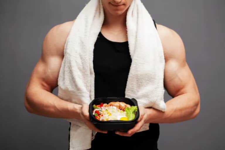 Co jeść po treningu siłowym, aby uniknąć błędów i przyspieszyć regenerację mięśni