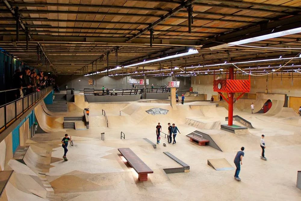 Najlepsze skateparki w USA - odkryj niesamowite miejsca do jazdy
