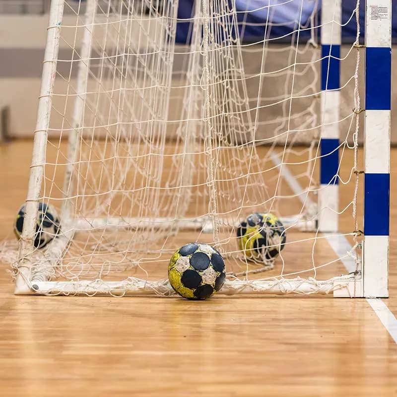 Ile minut gra się w piłkę ręczną? Odkryj zasady i czas trwania meczu