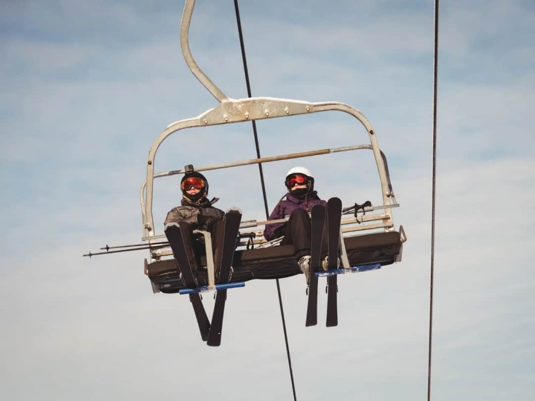 Stoki narciarskie Kujawsko-Pomorskie: najlepsze miejsca do jazdy zimą