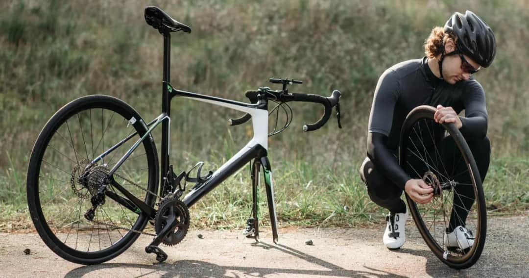 Jak wymienić oponę w rowerze - uniknij najczęstszych błędów