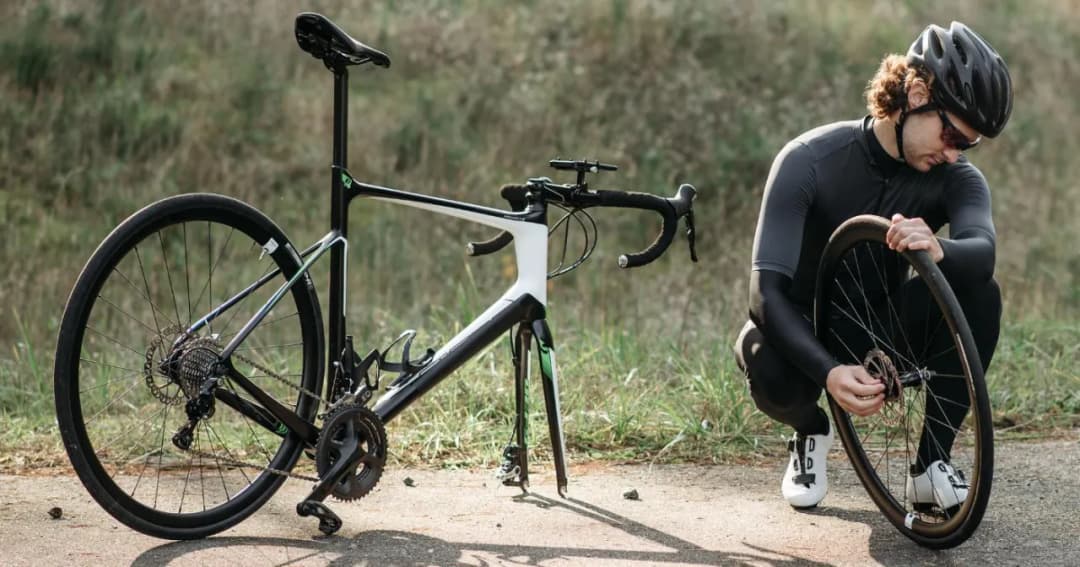 Jak wymienić oponę w rowerze - uniknij najczęstszych błędów