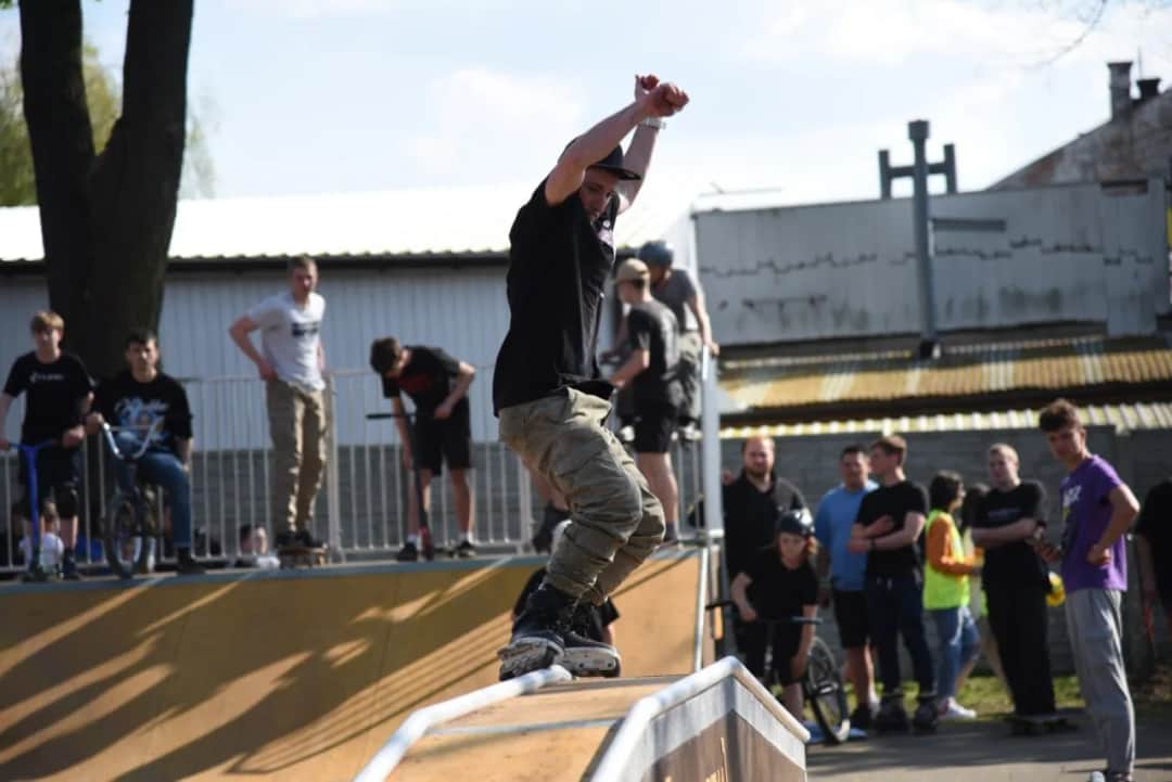 Skatepark Jarosław – poznaj nowoczesne atrakcje i wydarzenia